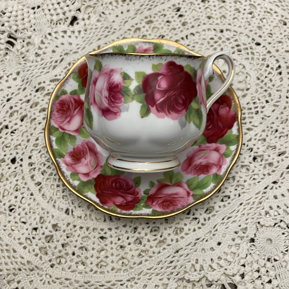 Royal Albert Old English Rose